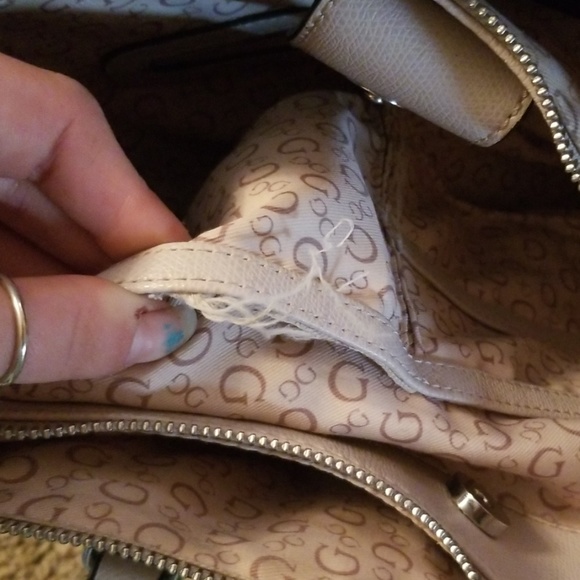 Authentic GUESS - Picture 4 of 7